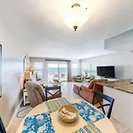 Cabana Club 208