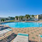 Well-Appointed Family Condo On Miramar Beach!