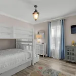 Pavilion Palms 104C By Newman-Dailey