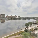 Dolphin Point 402C - 2Br Updated Condo With Harbor And Gulf Views