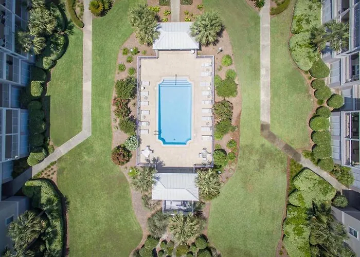 Pavilion Palms 104C By Newman-Dailey