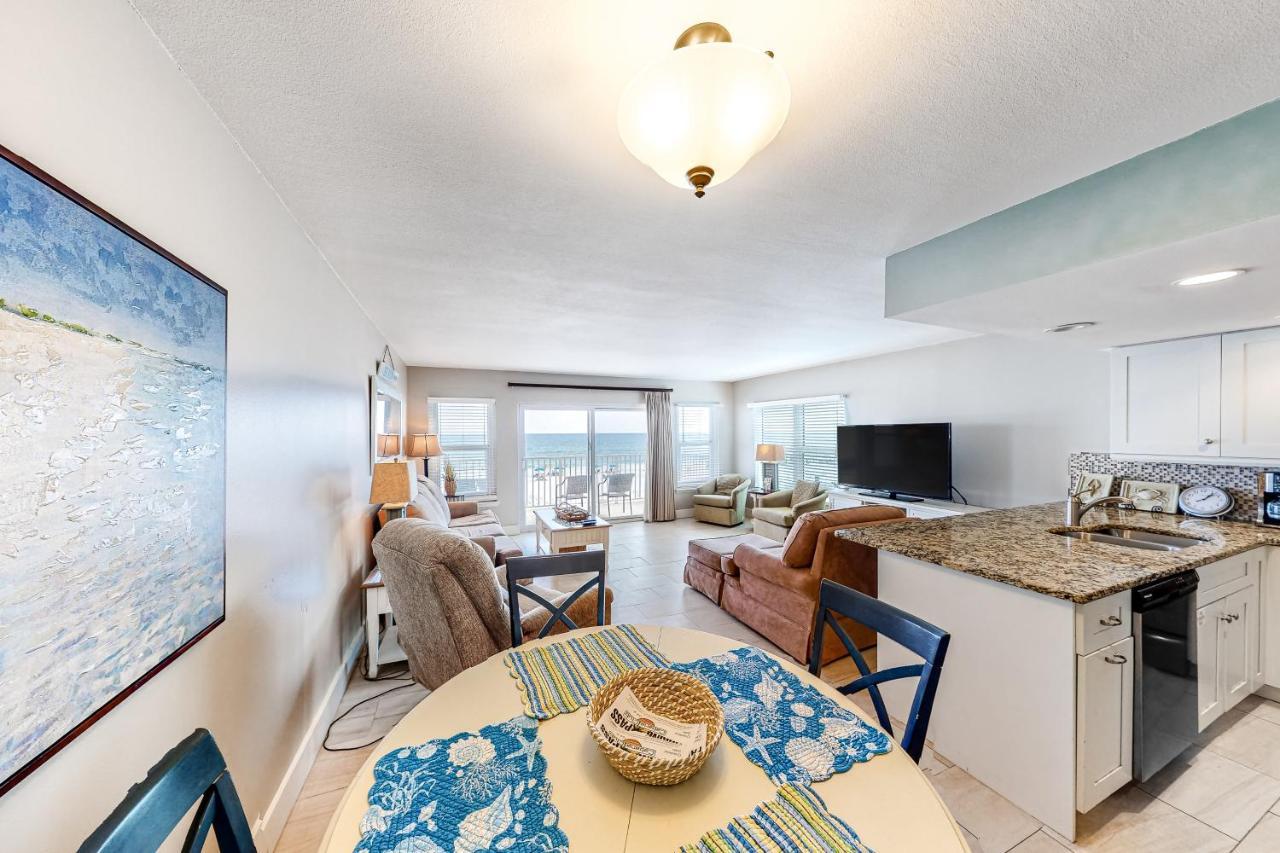 Club 208 Apartment *