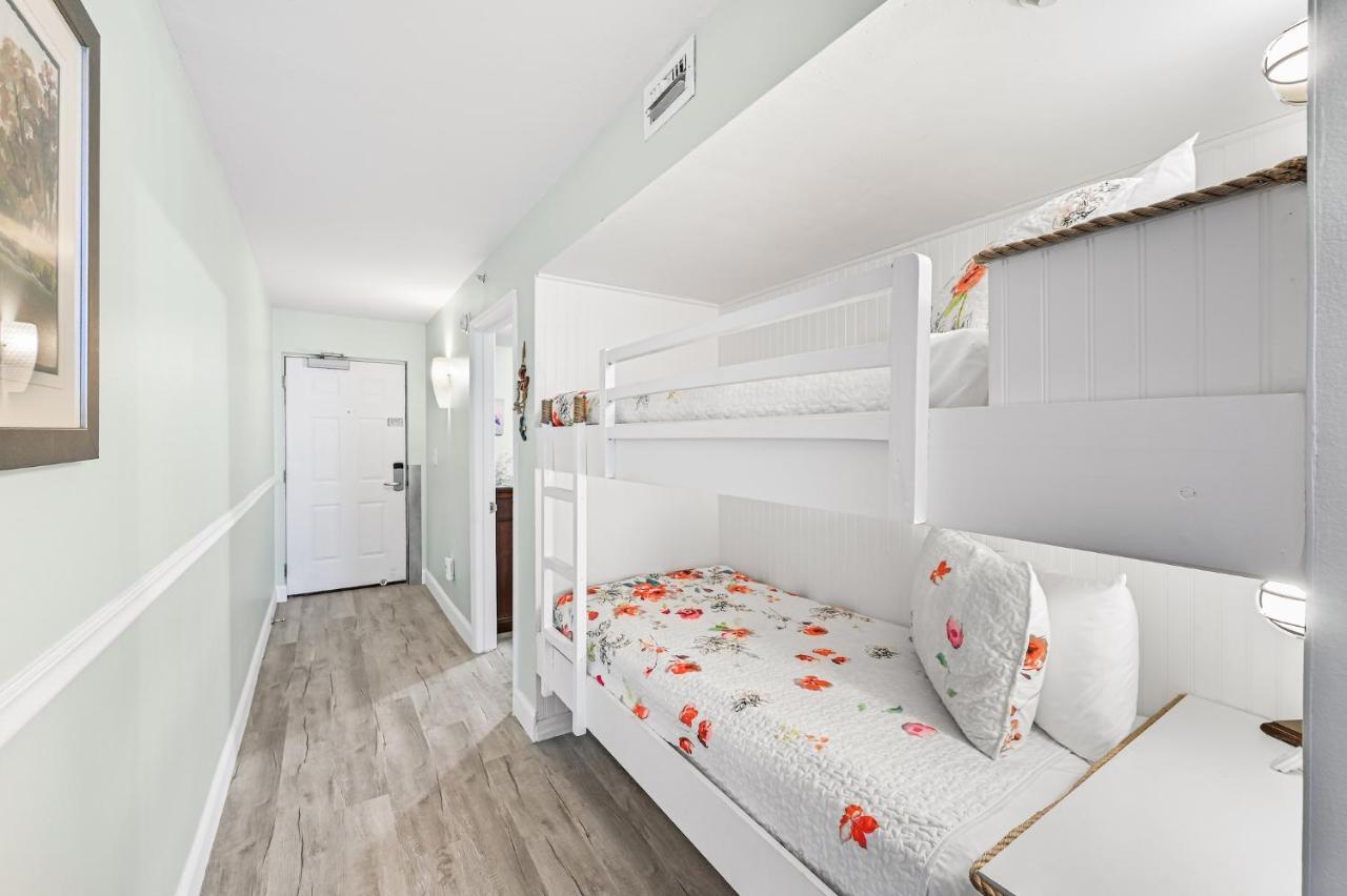Front 16th Flr, Ocean View, New Upgrades Apartment