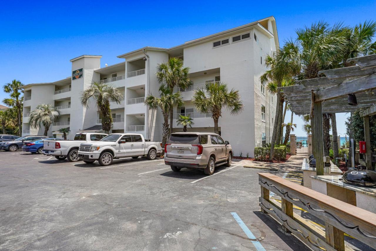 Cabana Club 401 Holiday home