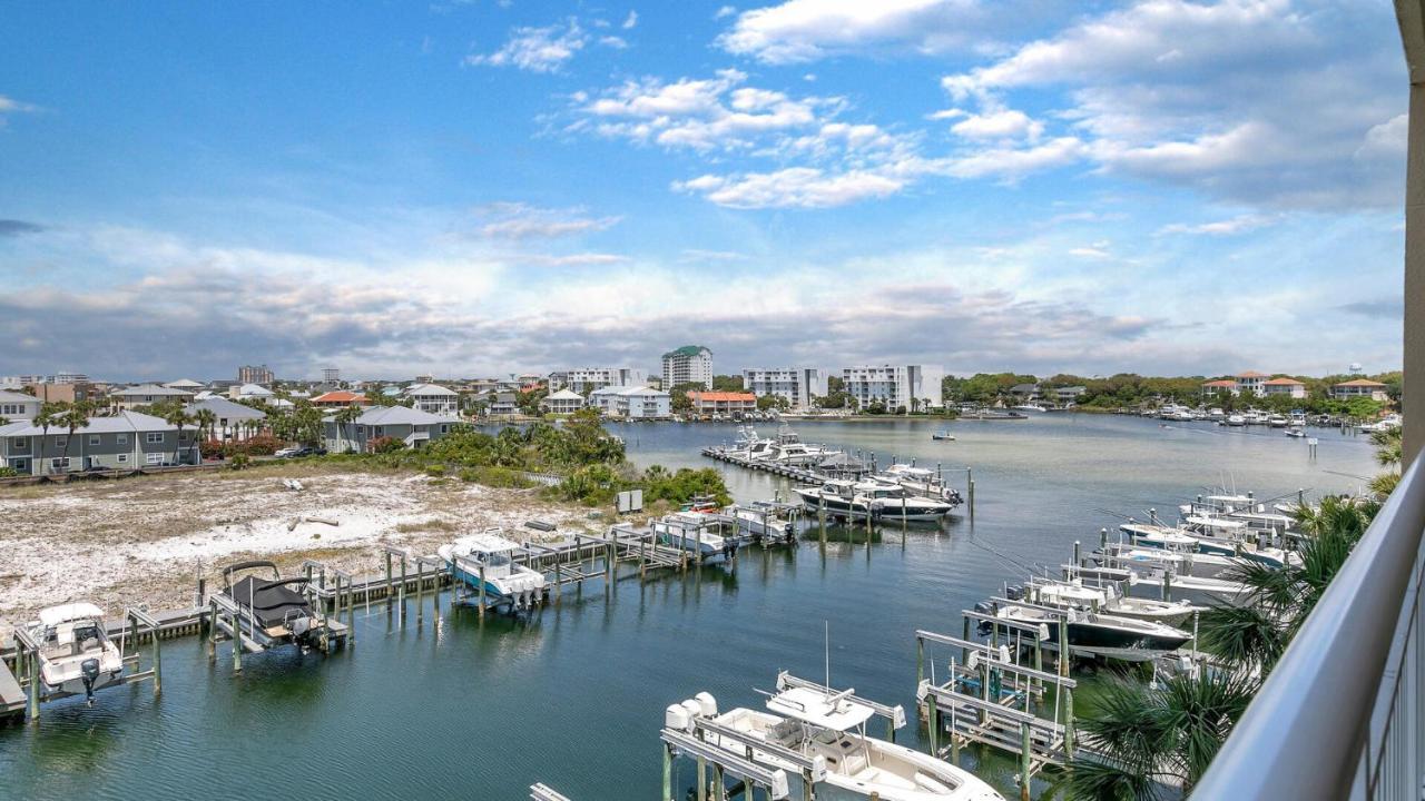 Harbor Landing 203b - Spacious With Views Of The Harbor And Gulf