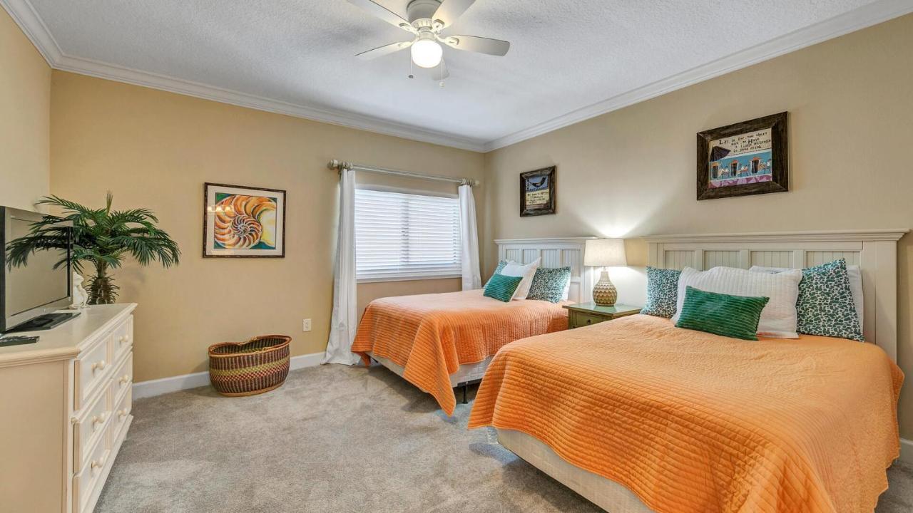 Harbor Landing 203b - Spacious With Views Of The Harbor And Gulf