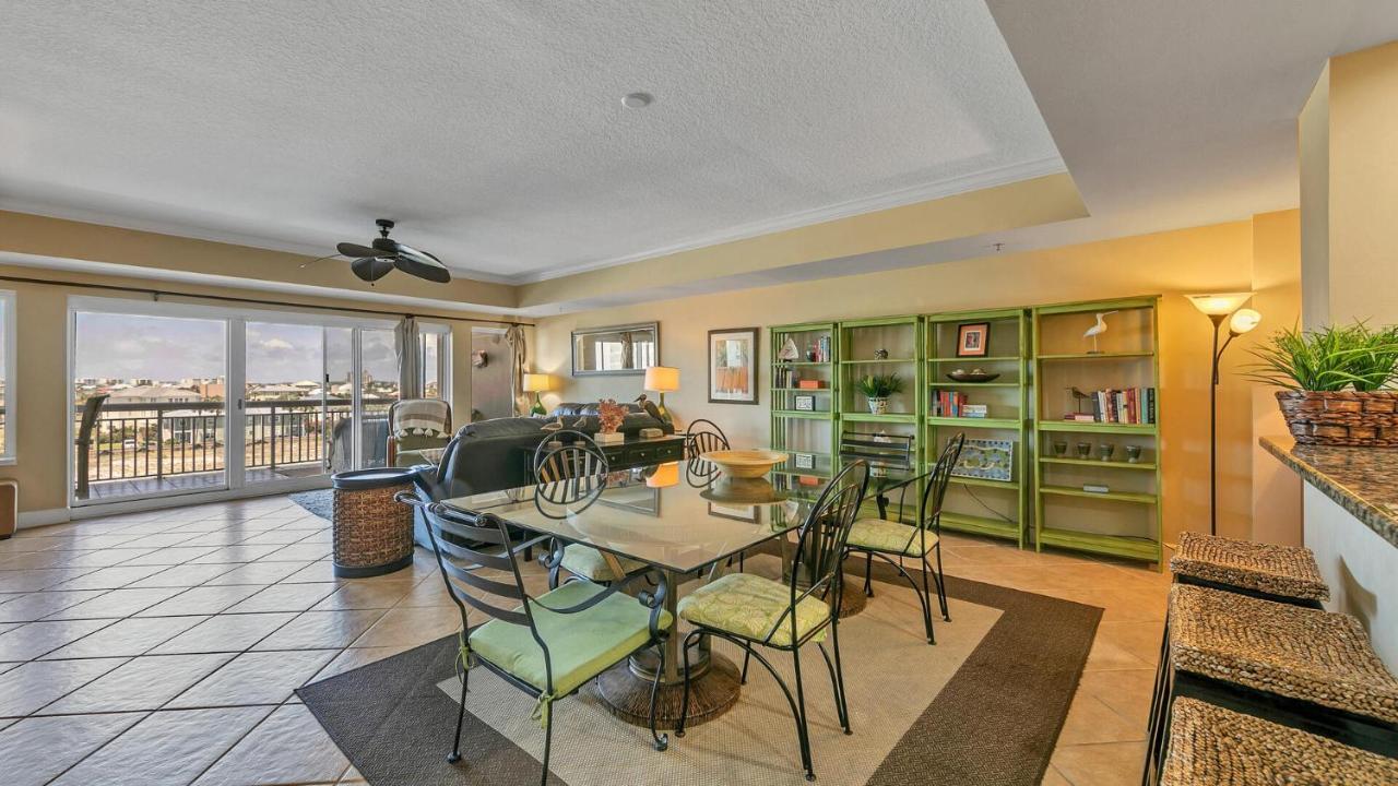 Harbor Landing 203b - Spacious With Views Of The Harbor And Gulf Holiday home