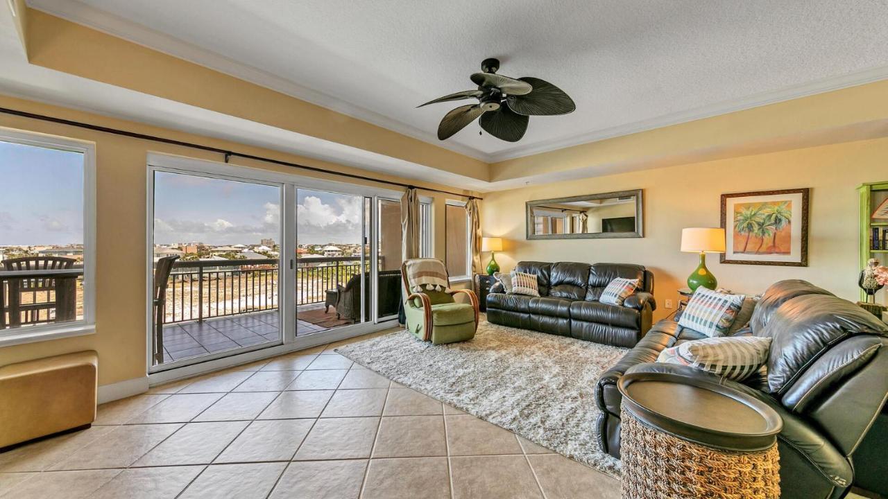 Harbor Landing 203b - Spacious With Views Of The Harbor And Gulf