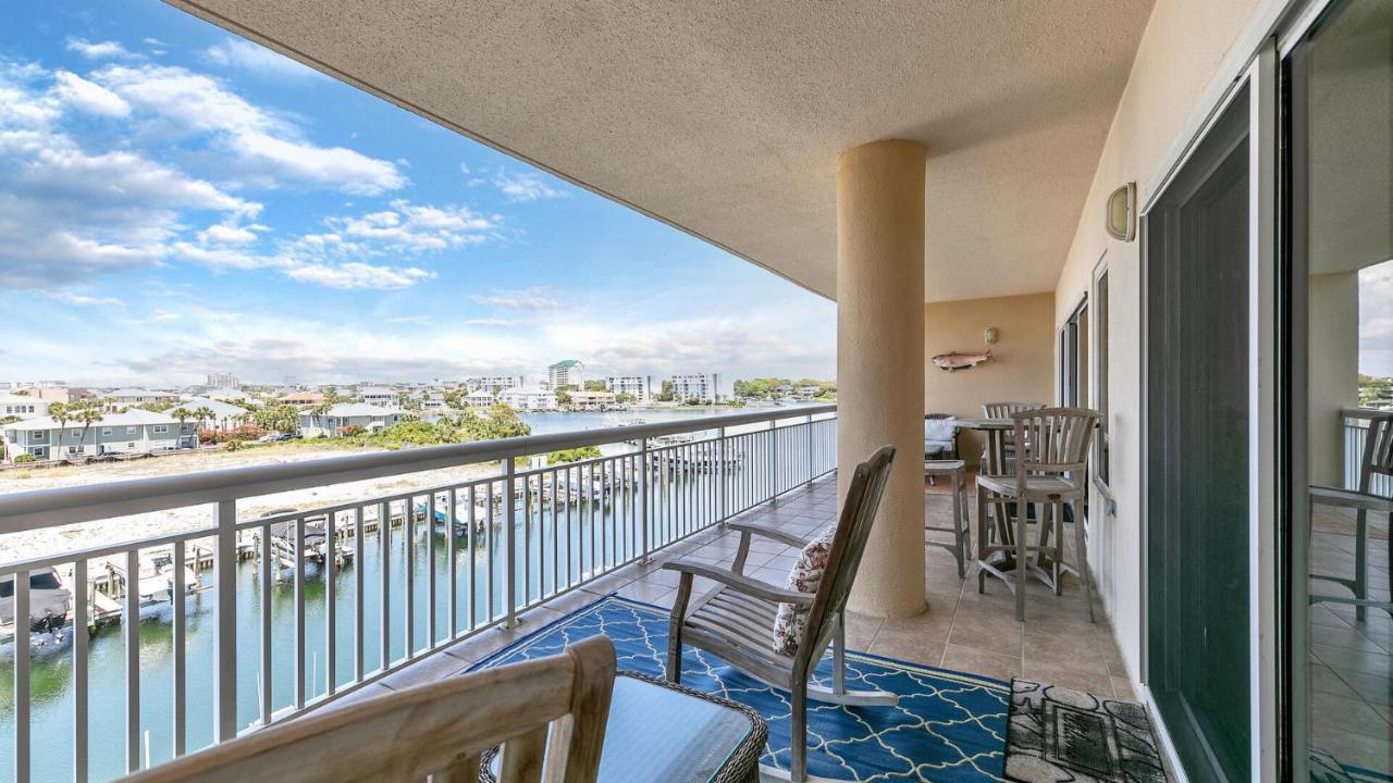 Harbor Landing 203b - Spacious With Views Of The Harbor And Gulf Holiday home
