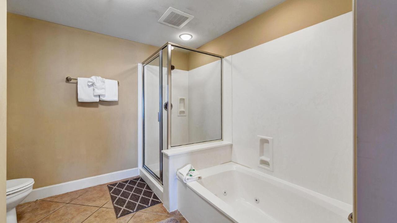 Harbor Landing 203b - Spacious With Views Of The Harbor And Gulf Holiday home
