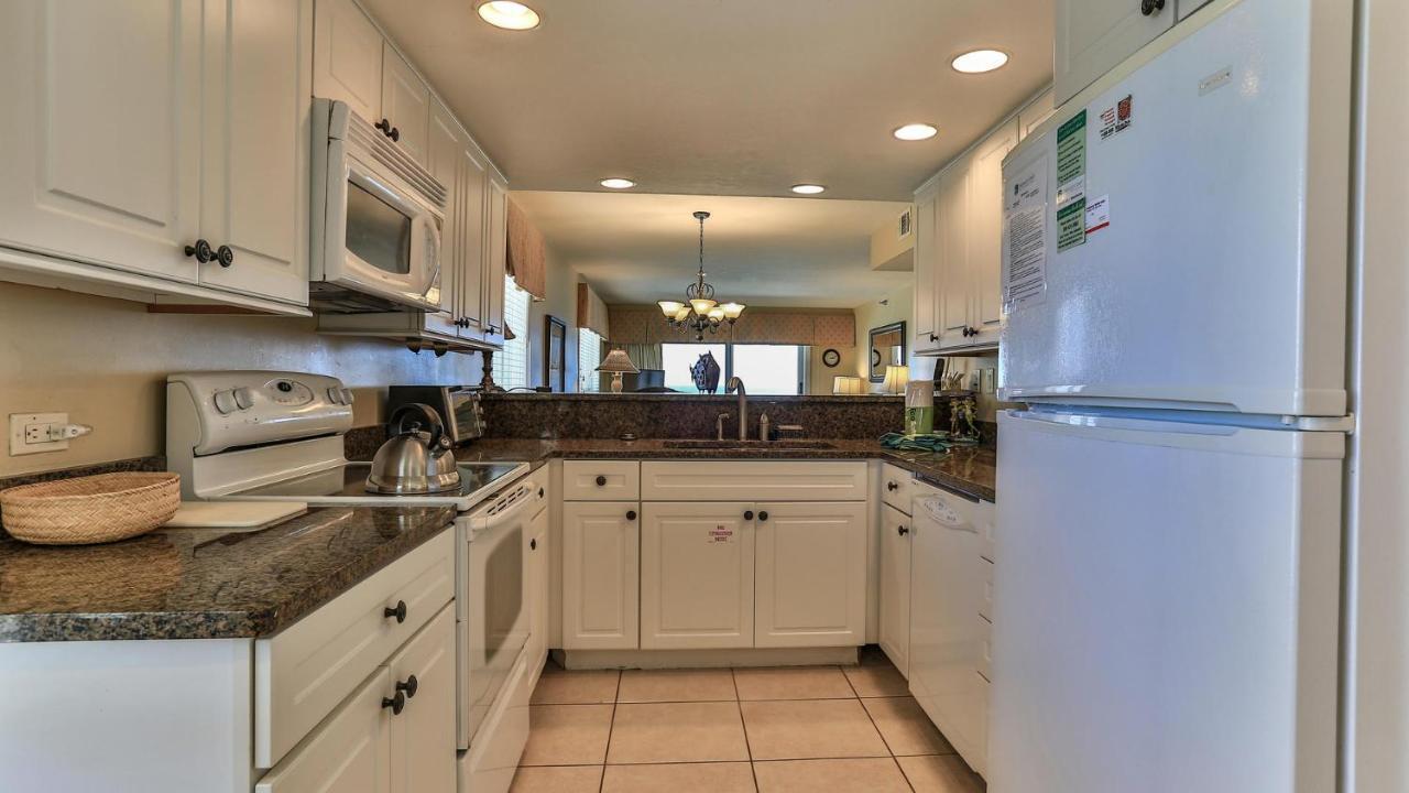 Towers 111 - Front 2 Bedroom In Apartment *