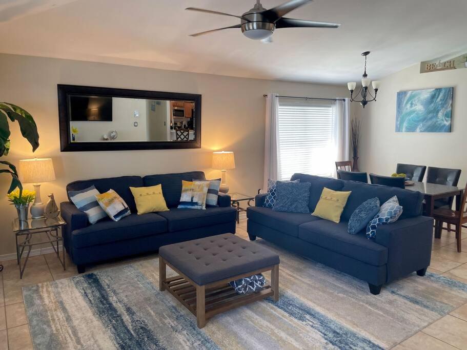 Miramar Walk To Pet Friendly *