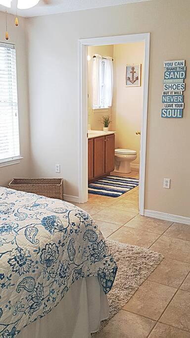 Miramar Walk To Pet Friendly Holiday home Destin