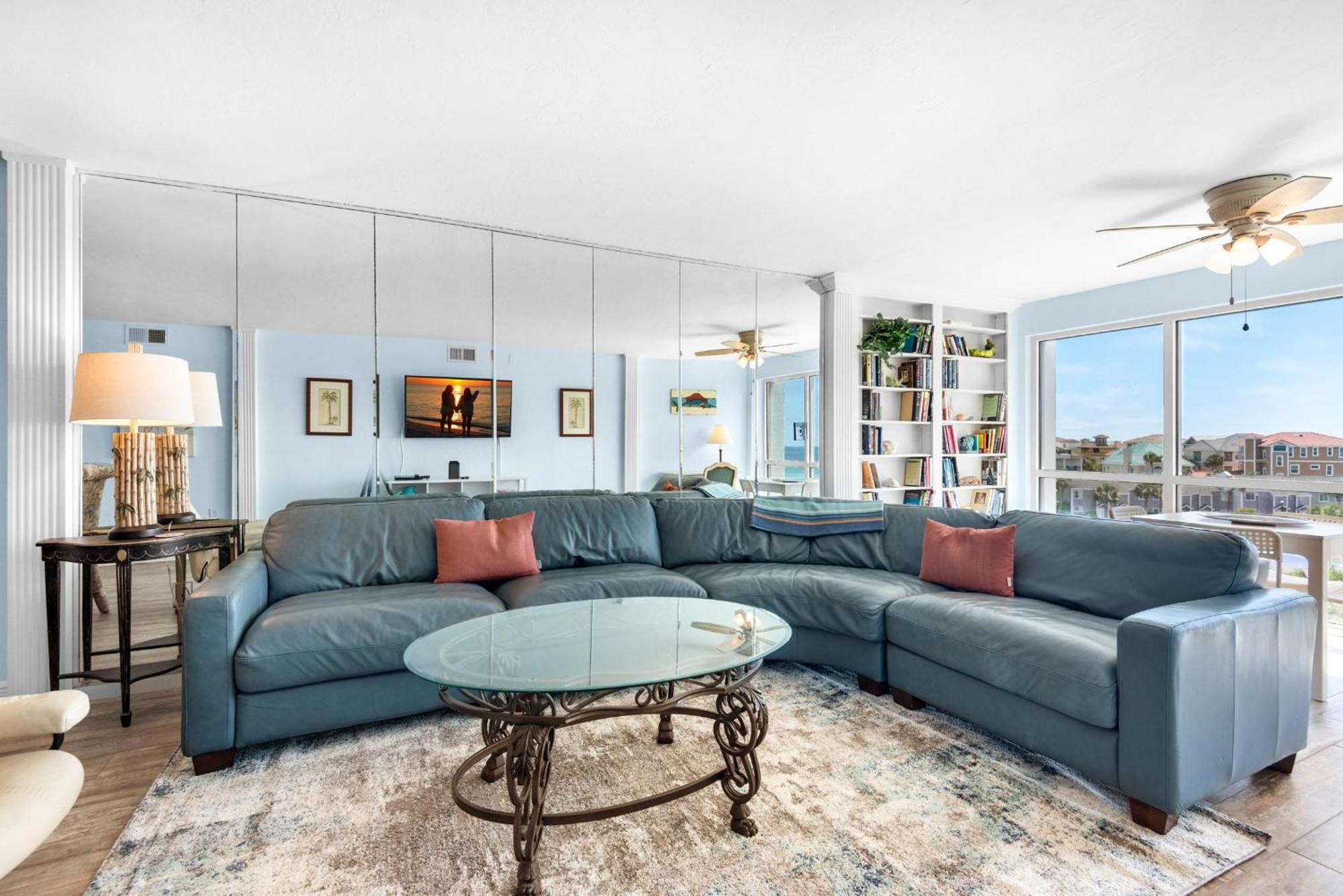 Shoreline Towers 3063 Apartment