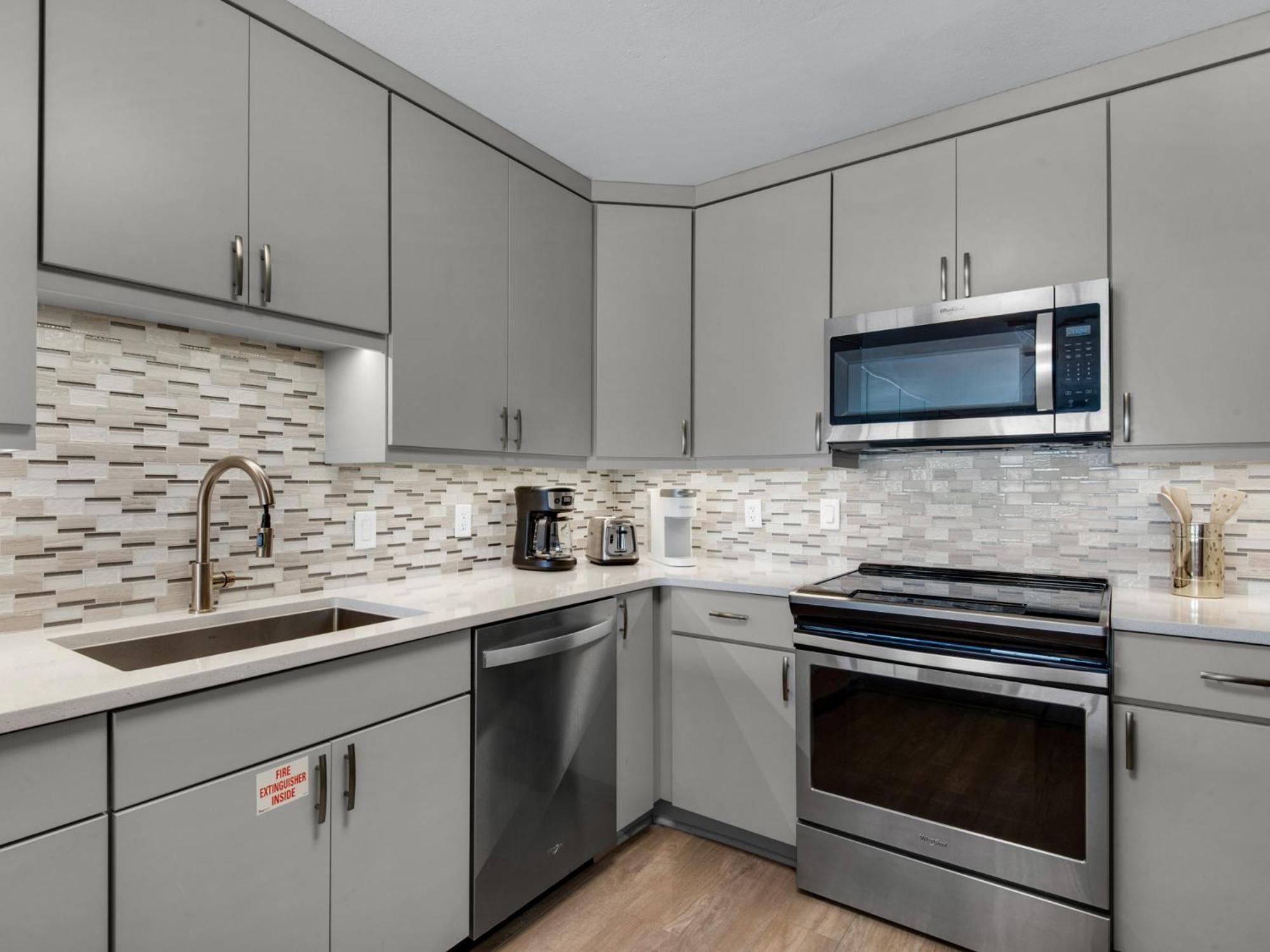 Apartment House 202b By Newman-dailey