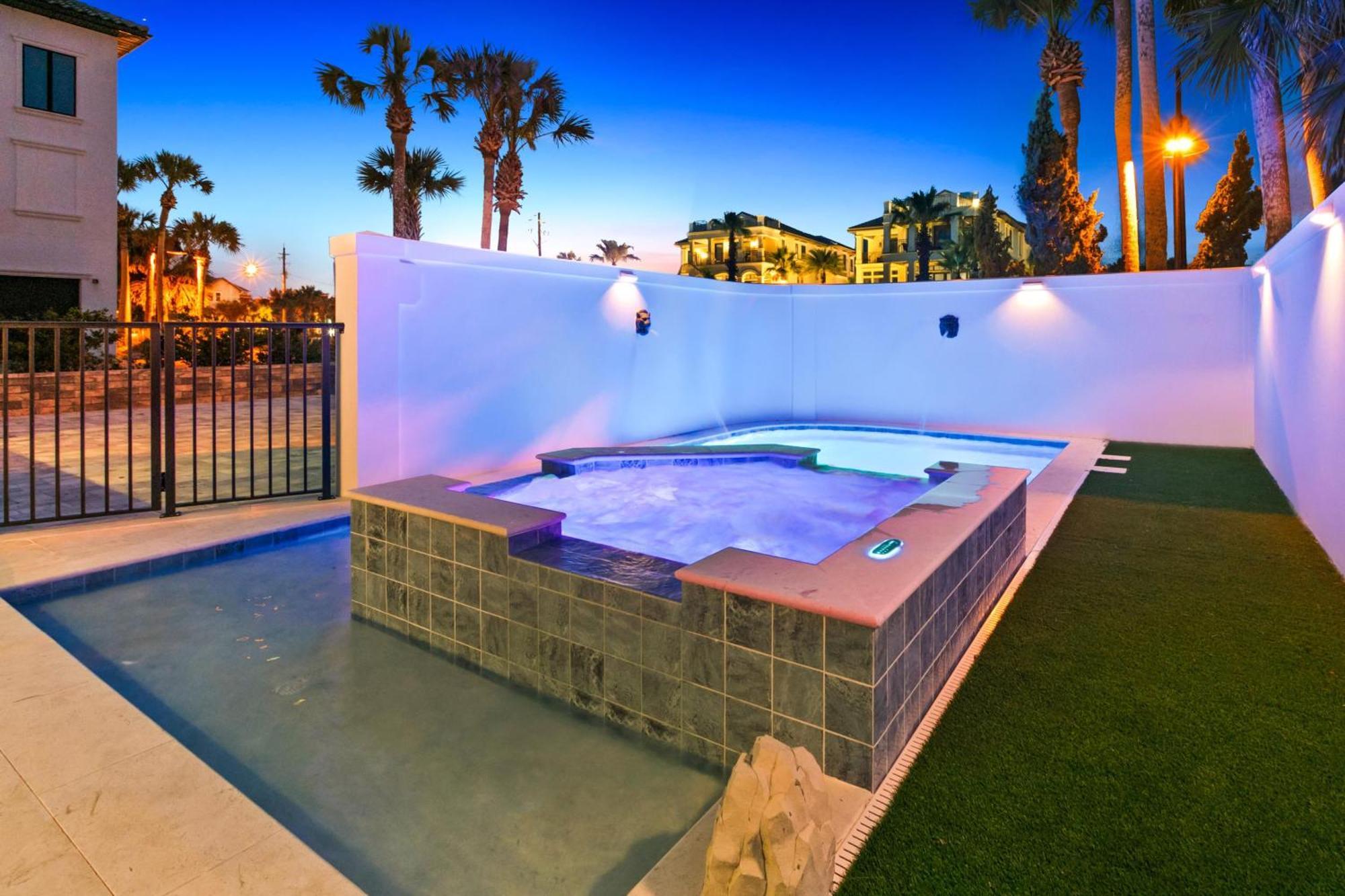 Holiday home Queen Of Crystal Shores Luxury Beachfront Retreat *
