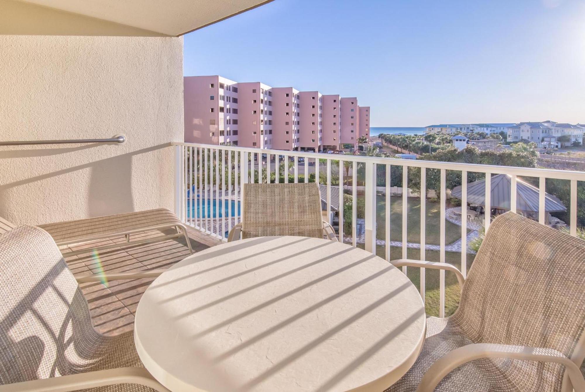 The Islander 416 Destin