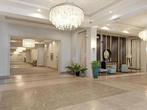 Sunrise Surprise 9th Floor 2br 2 Ba King Shuttle, Heated Pool! Holiday home *