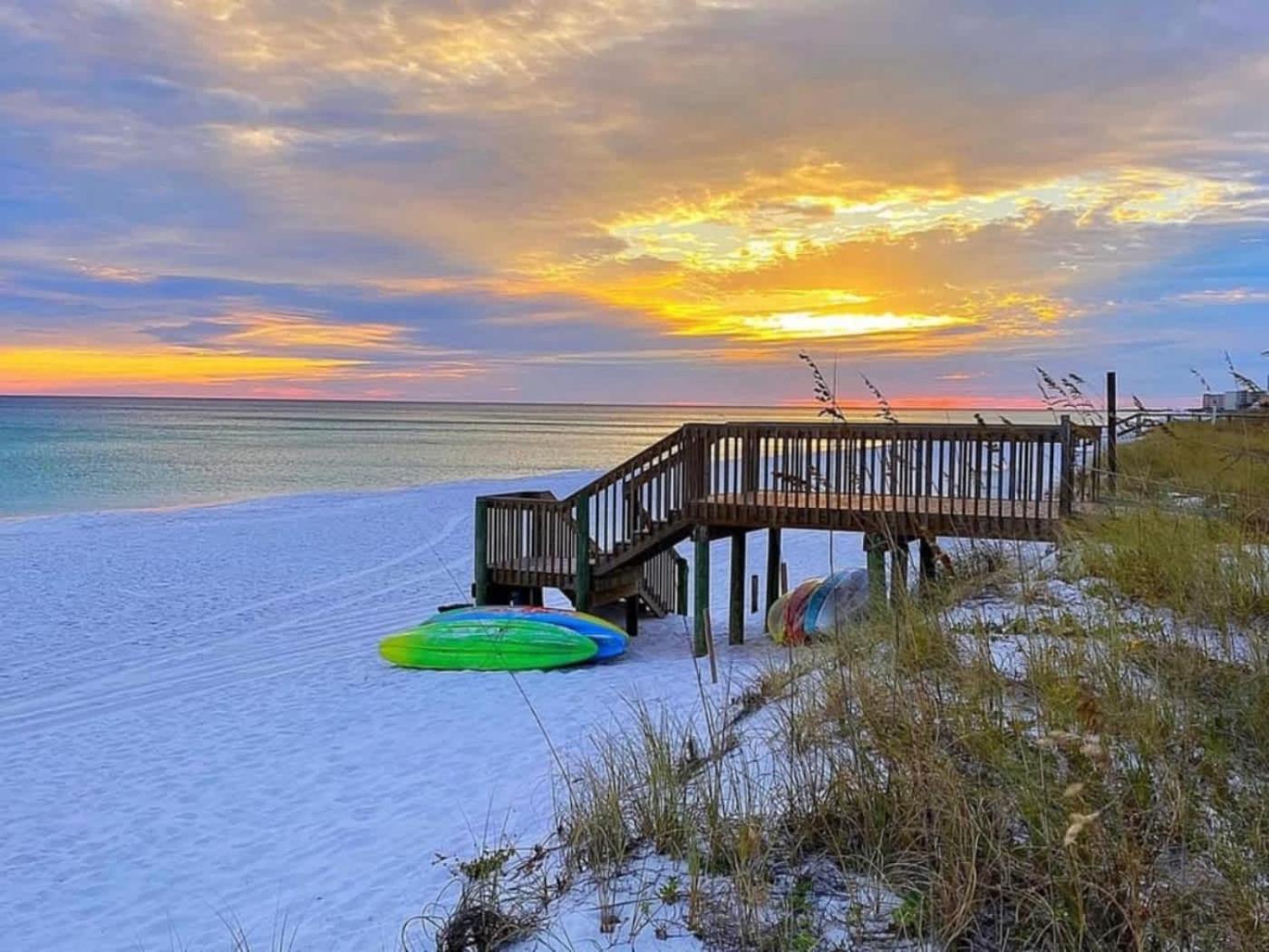 Holiday home 5 Star 7th Fl Sunrise Poolview Private Balconies Gear Shuttle *