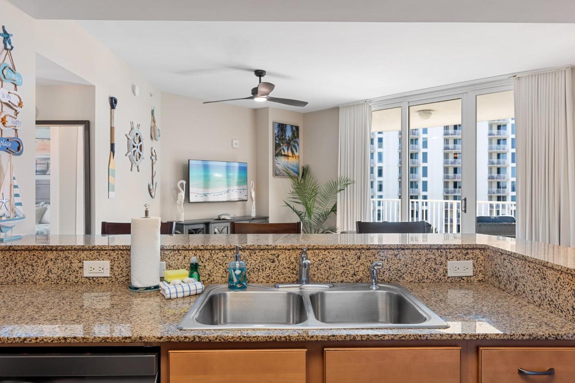 5 Star 7th Fl Sunrise Poolview Private Balconies Gear Shuttle Holiday home *