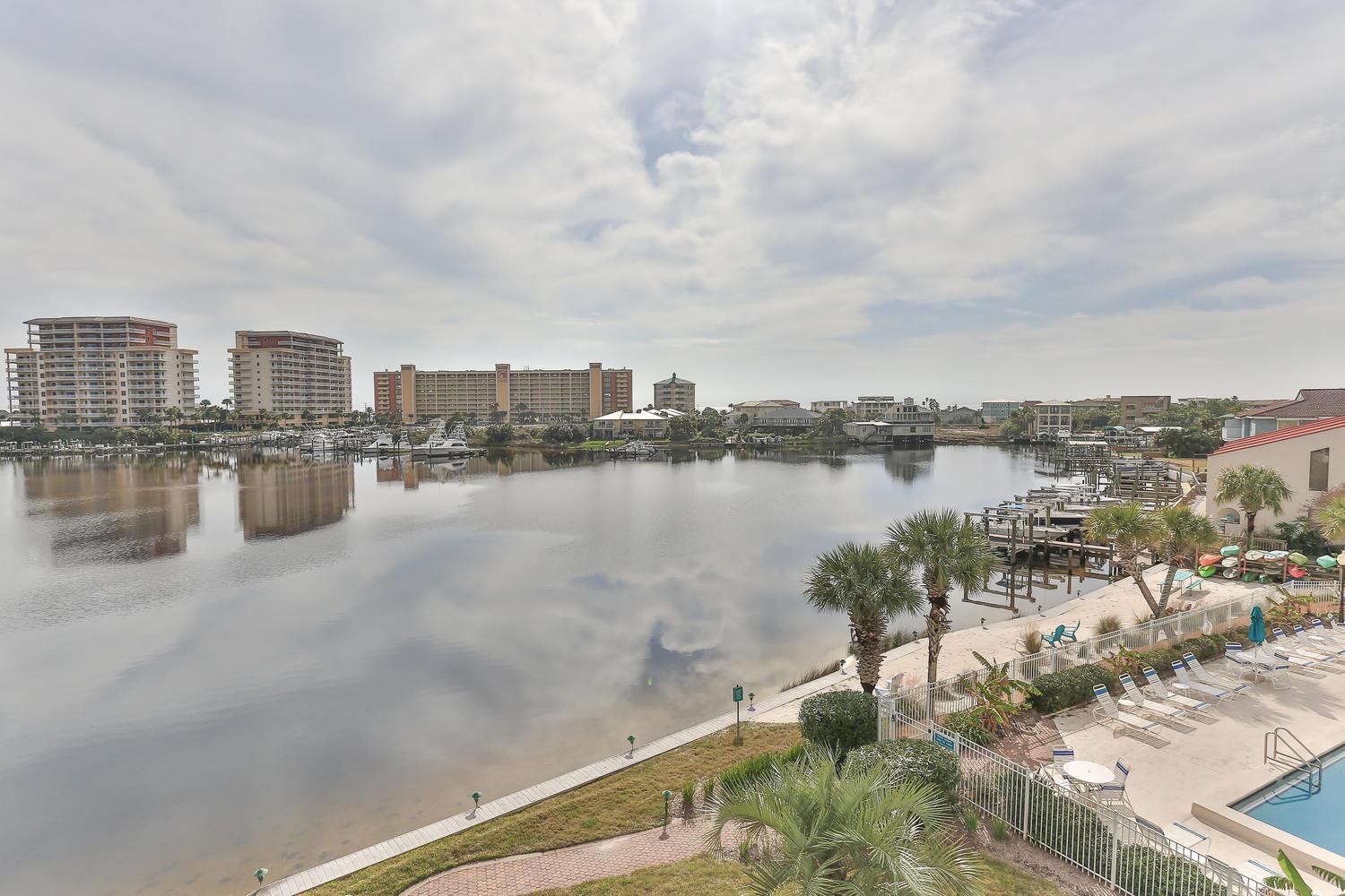 Dolphin Point 402c - 2br Updated With Harbor And Gulf Views Destin