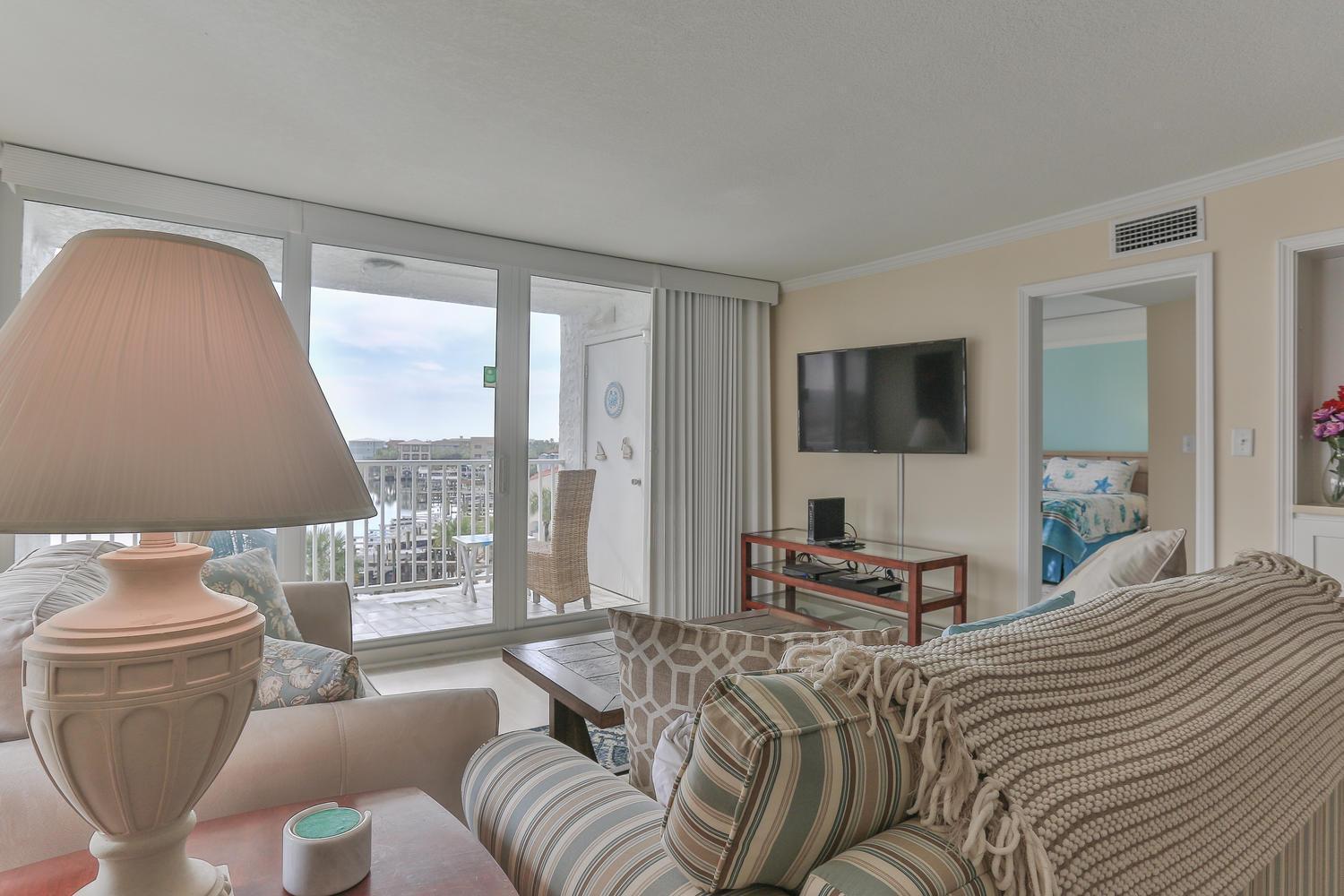 Dolphin Point 402c - 2br Updated With Harbor And Gulf Views Holiday home Destin