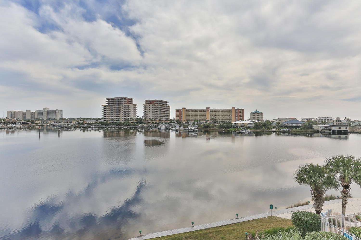 Holiday home Dolphin Point 402c - 2br Updated With Harbor And Gulf Views Destin