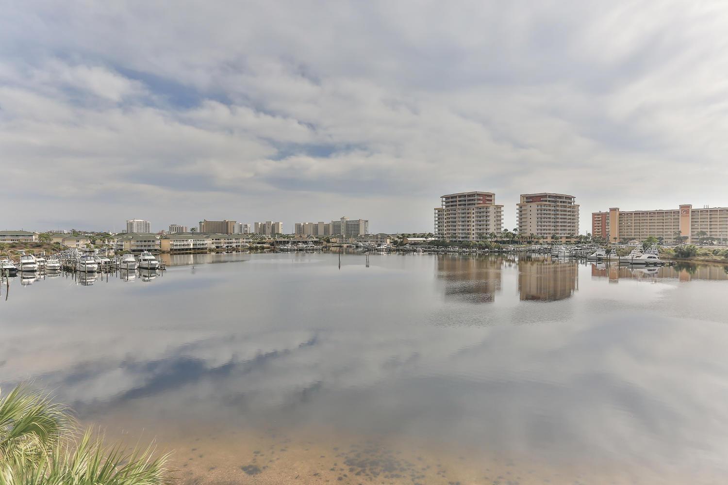 Holiday home Dolphin Point 402c - 2br Updated With Harbor And Gulf Views *