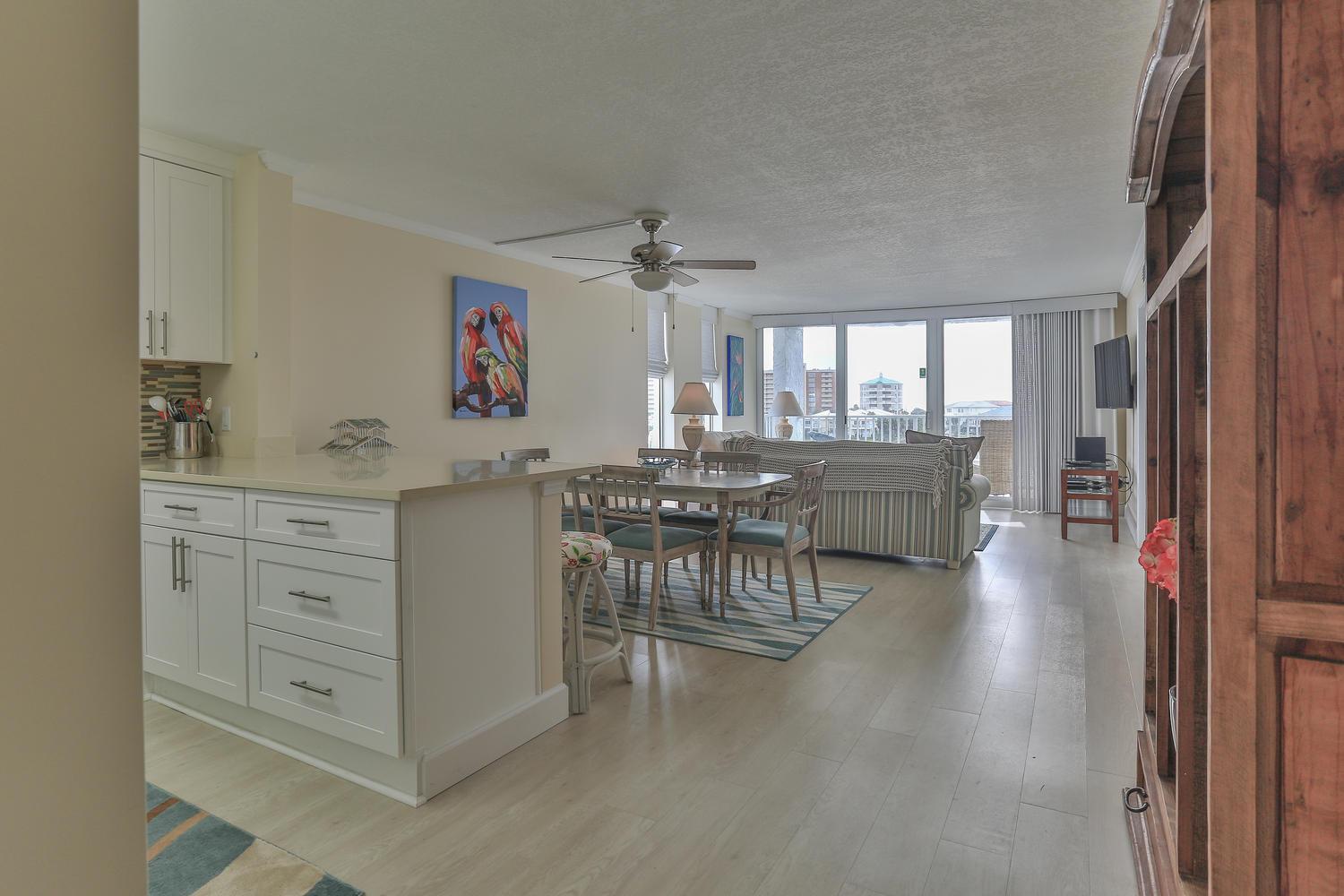 Dolphin Point 402c - 2br Updated With Harbor And Gulf Views