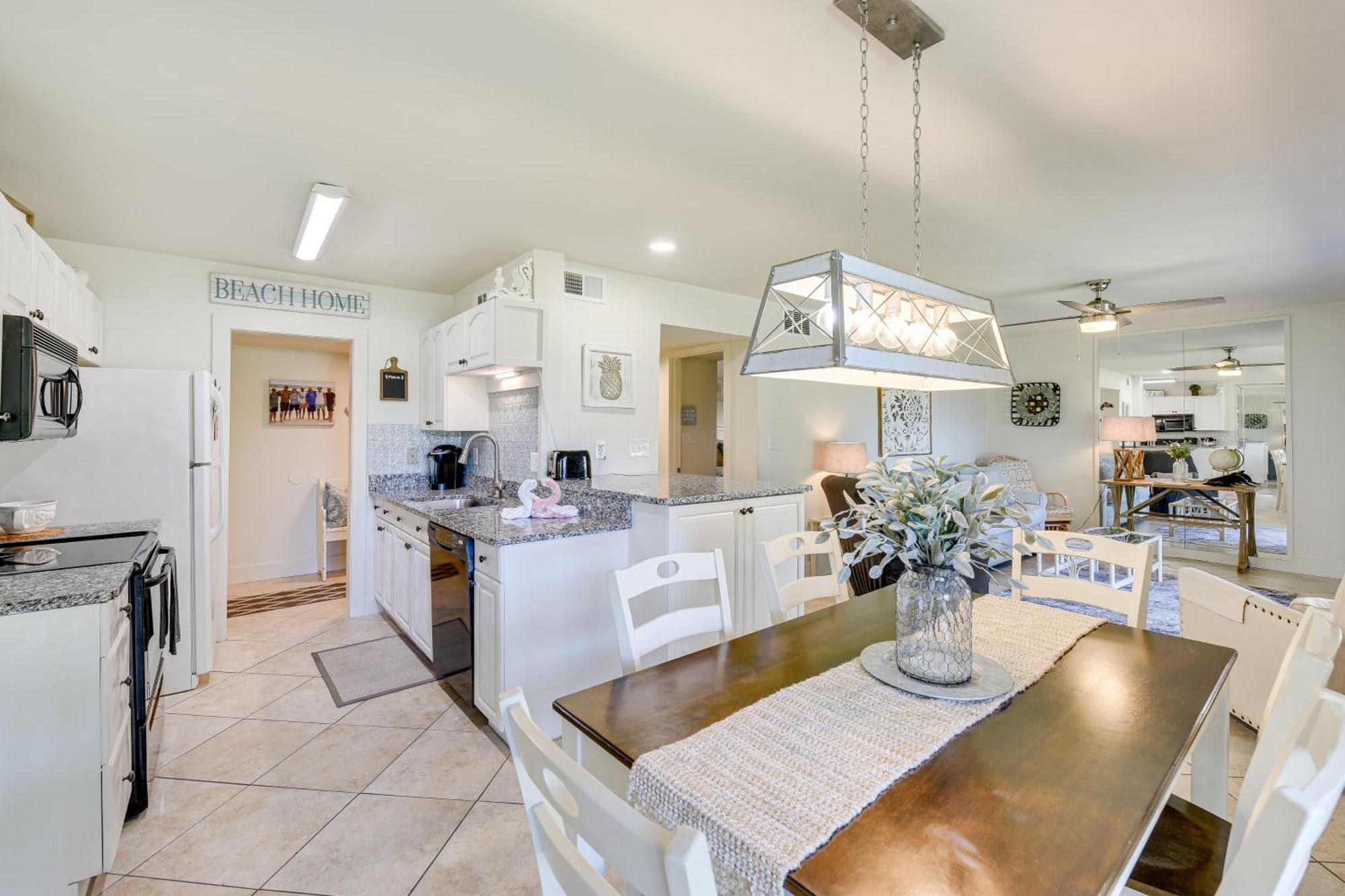Miramar With Pool Access Walk To Beach! Apartment Destin