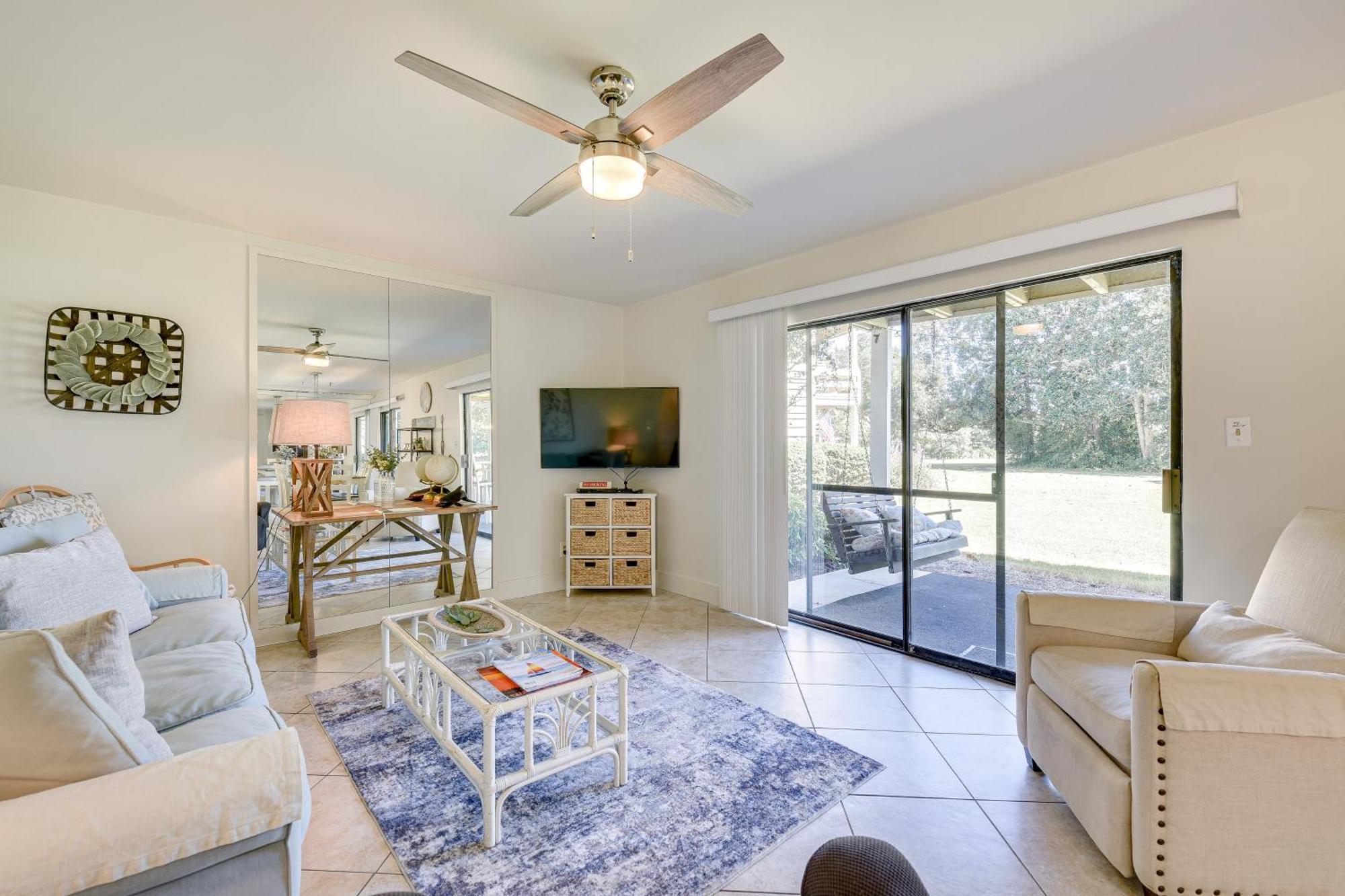 Apartment Miramar With Pool Access Walk To Beach!