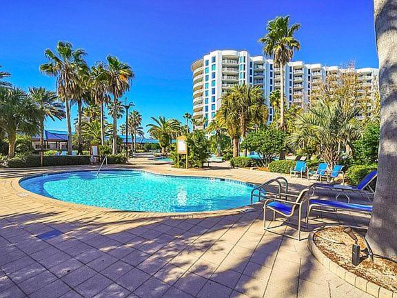 5 Star 7th Fl Sunrise Poolview Private Balconies Gear Shuttle Holiday home *