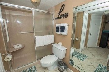 Shoreline Towers By Isle Hotel 3*
