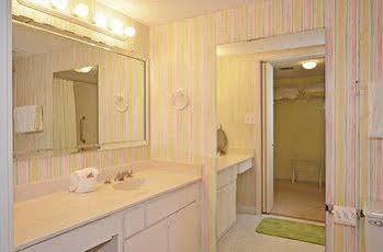 Shoreline Towers By Isle Hotel 3*