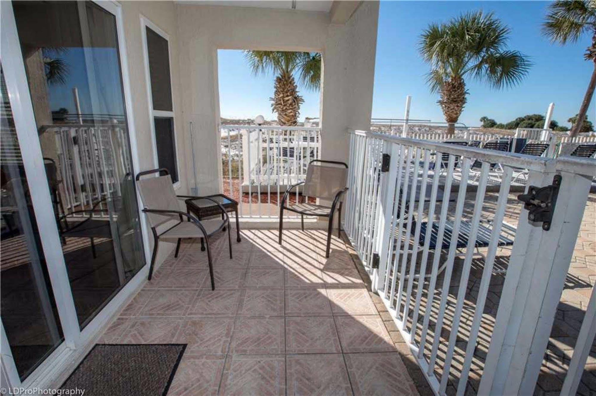 Hotel Poolside By Isle Destin