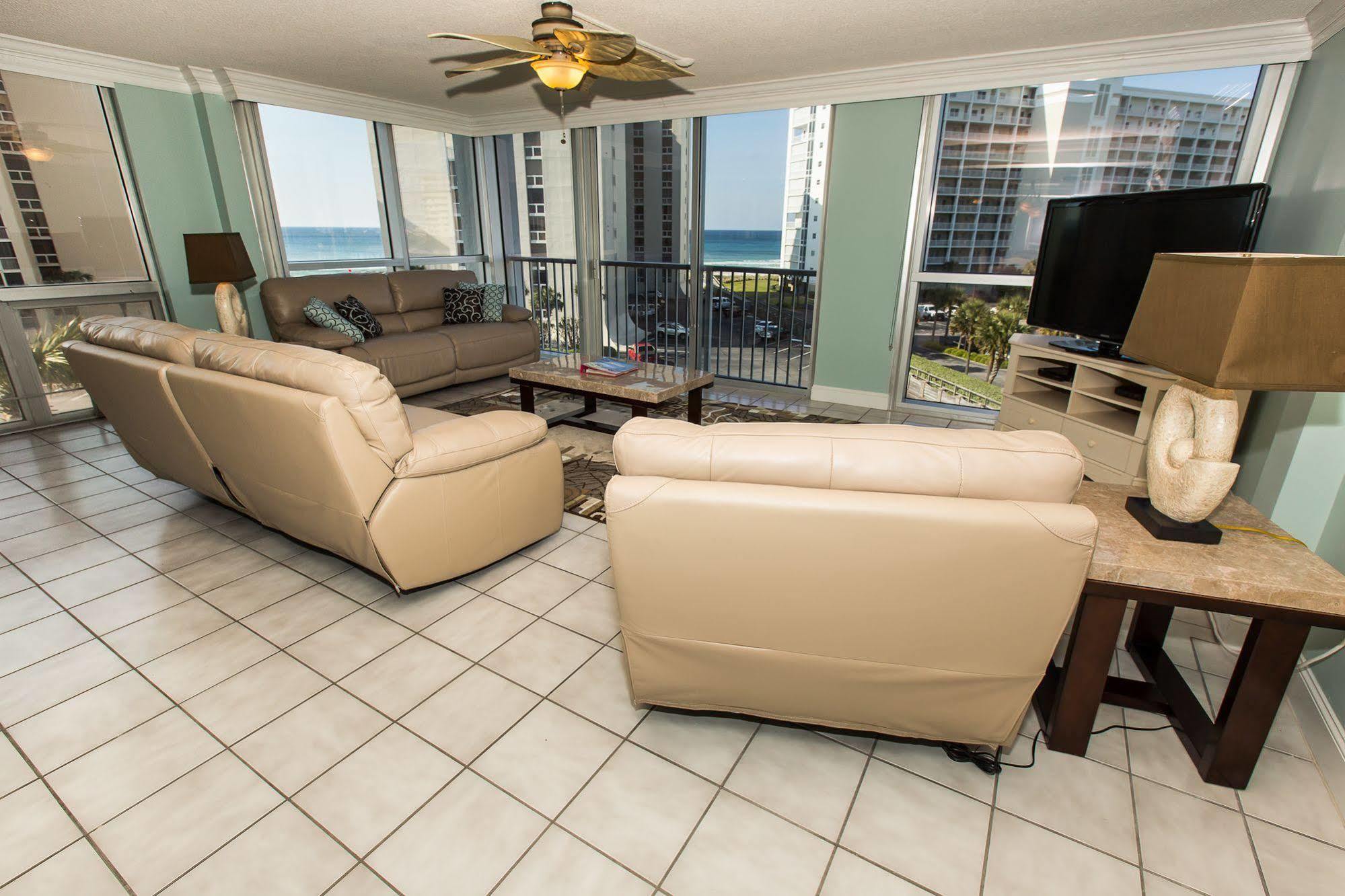 Shoreline Towers By Isle Hotel