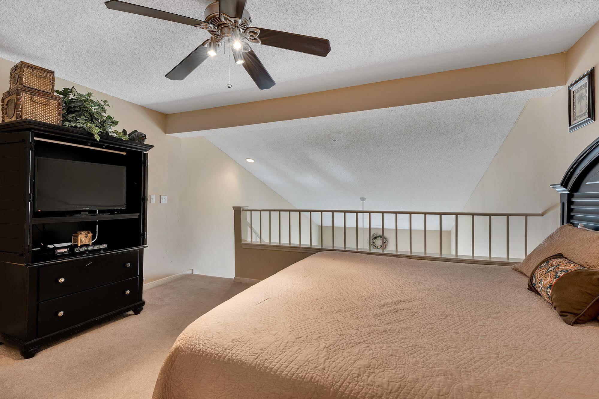Crystal Sands Apartment