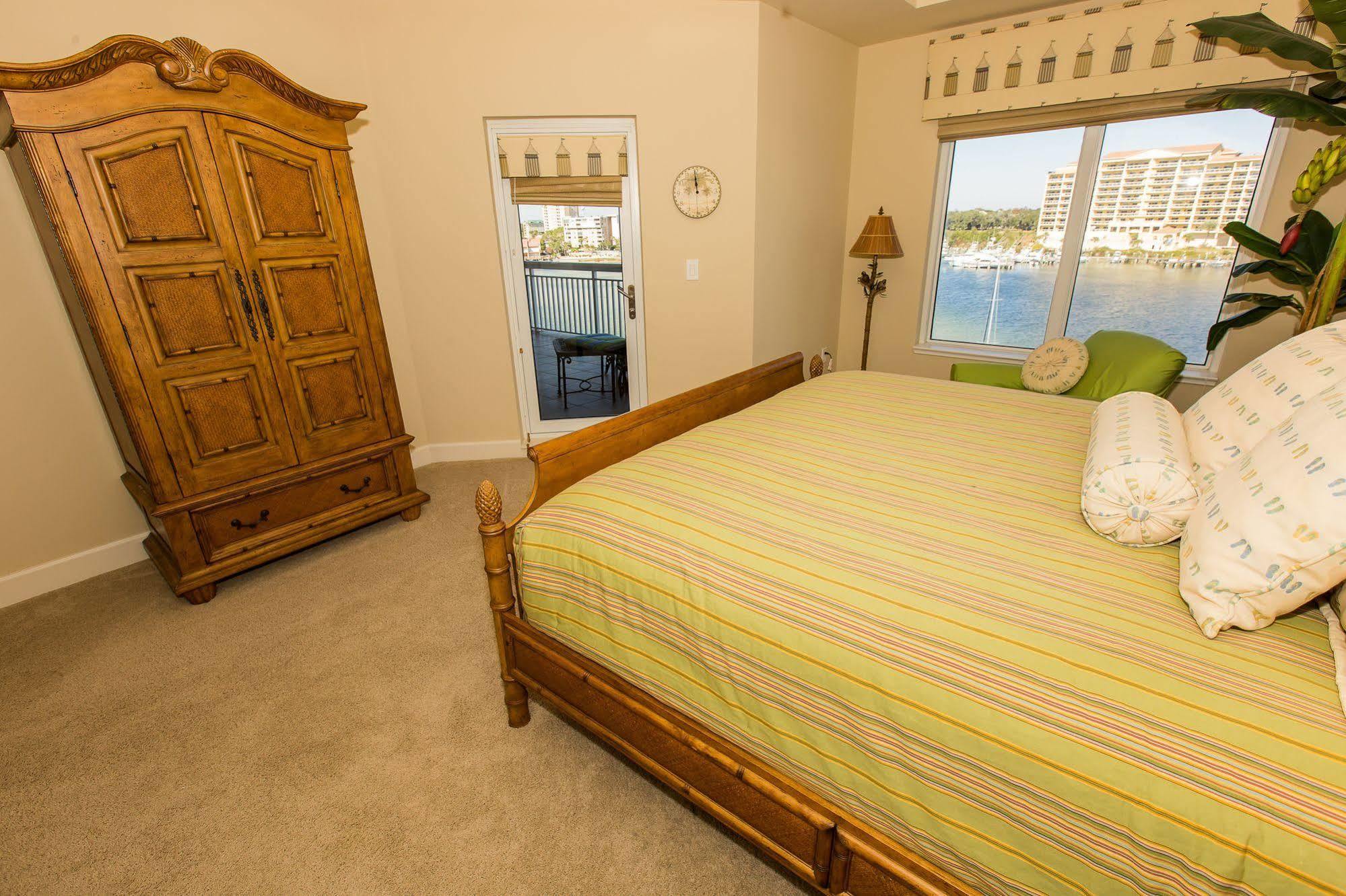 Harbor Landing By Isle 4*