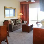 Ocean View Luxurious Condo-Best Location + Balcony