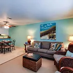 Destin Townhome With Balcony - Walk To The Beach!