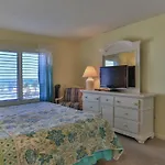 Destin On The Gulf 302 - Perfect Location For A Nice Family Getaway
