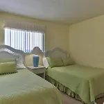 Destin On The Gulf 302 - Perfect Location For A Nice Family Getaway