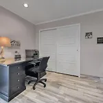 Red Hot Retreat - Updated Holiday Isle Townhome On The Destin Harbor