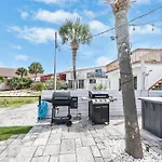 Red Hot Retreat - Updated Holiday Isle Townhome On The Destin Harbor