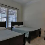 Playa Blanca - Steps To The Beach Sleeps 14 Has Community Pool
