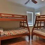 Playa Blanca - Steps To The Beach Sleeps 14 Has Community Pool