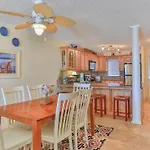 Destin On The Gulf 606 - 2 Bedroom Updated Gulf Front Property