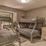 Destin Towers 142 - 2 Bedroom Beach Front Condo In The Heart Of Destin With Amazing Views!