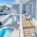 Pier Destiny 66 Pompano Street