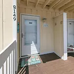Newly Remodeled Studio In Sandpiper Cove Now With Free Beach Service And Pet Friendly